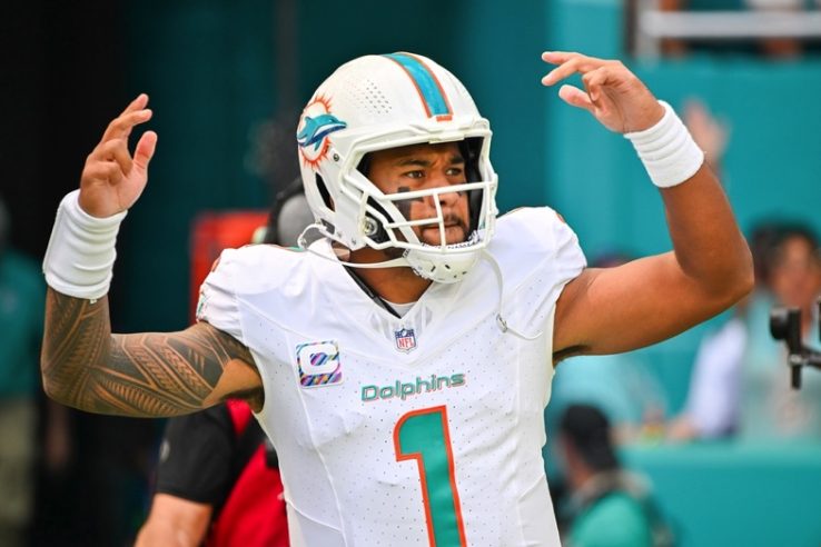 Tua Tagovailoa celebrating